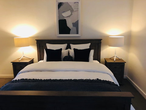 Tomfoolery Winemaker's Cottage - Darwin Holiday 0