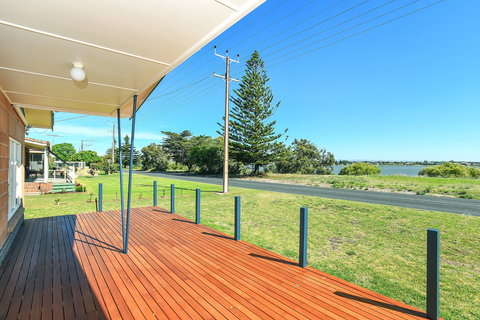 25 Captain Sturt Parade - Hindmarsh Island - Darwin Holiday 0