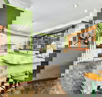 Bay Road - Walk to Blue Lake CBD and Coffee Shops - Darwin Holiday