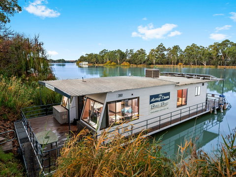 Boats And Bedzzz - The Murray Dream Self-contained Moored Houseboat - Darwin Holiday 1