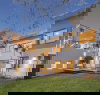 Calm Waters - Darwin Holiday