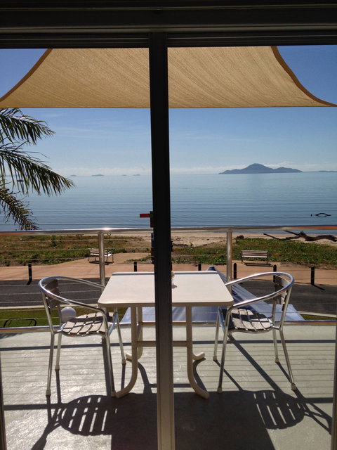 Cardwell Beachfront Motel - Darwin Holiday 0