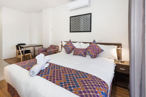 City Edge Dandenong Apartment Hotel - Darwin Holiday 1