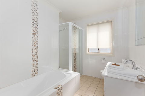 Colonial Court Villas Serviced Apartments - Darwin Holiday 0
