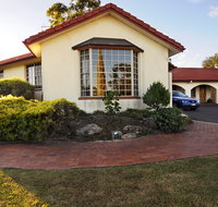 McNevins Warwick Motel and Gunyah Restaurant - Darwin Holiday