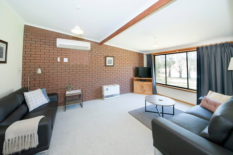 Murray Bank Holiday Units - Darwin Holiday 1