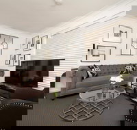 New York Dreamer - Darwin Holiday