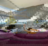 New York Loft Style Waterfront 3BR Holiday Home - Darwin Holiday