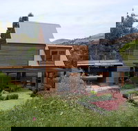 Red Brier Cottage Accommodation - Darwin Holiday