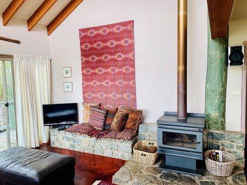 Snowgums On The Lake - Darwin Holiday 0