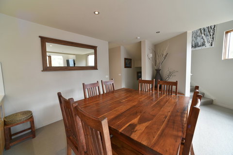 Snowstream 4 - Darwin Holiday 0