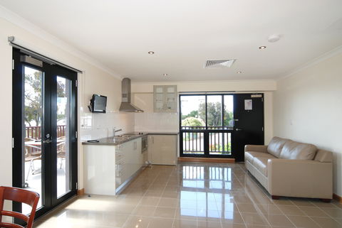 Tanunda Hotel And Apartments - Darwin Holiday 1