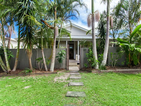 Abachi - Darwin Holiday 1