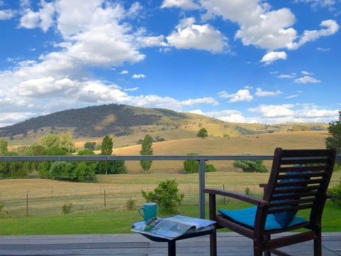 Adelong Valley Farm Stays - Moorallie Cottage - Darwin Holiday 0