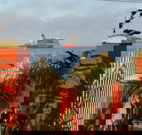 Alice Beside The Sea - Darwin Holiday