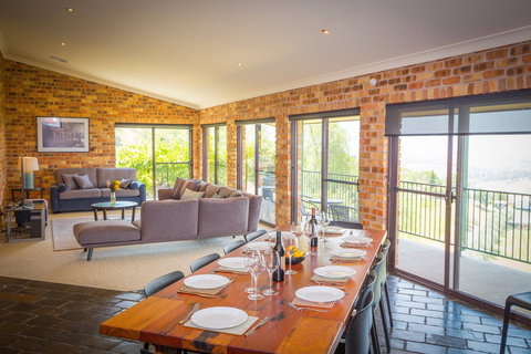 Aquila - Darwin Holiday 1