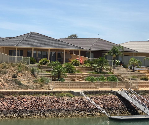 Avventura - Darwin Holiday 0