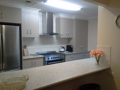 Brae View Five Bedroom Holiday House - Darwin Holiday 1