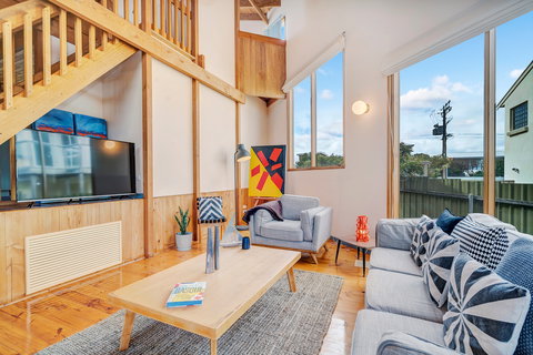 Chalet Moma, 1 England Ave Port Elliot - Darwin Holiday 1