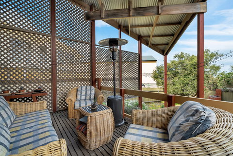 Chalet Moma, 1 England Ave Port Elliot - Darwin Holiday 2