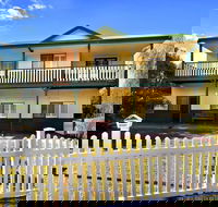 Clemandtines Vintage Beach Estate - Darwin Holiday