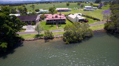 Cranford Waterfront Cottage - Darwin Holiday 0