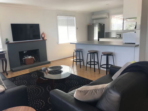 Dunsborough Cottage - Darwin Holiday 2