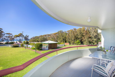 Fathoms 9 - Darwin Holiday 0