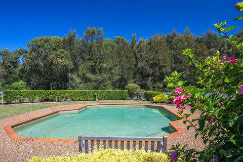 Fathoms 9 - Darwin Holiday 1