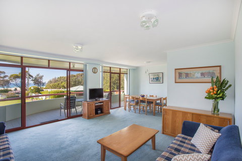 Fathoms 9 - Darwin Holiday 2