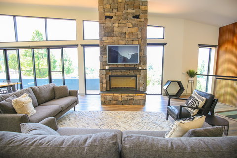 Glass House - Darwin Holiday 0