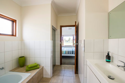 Glenelg Parkview Villas - Darwin Holiday 1