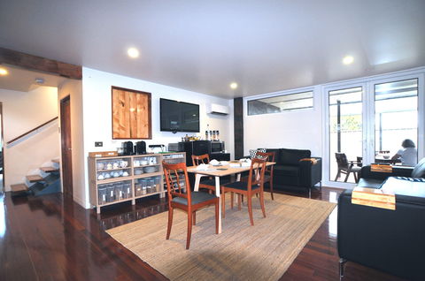 Malting Lagoon Guest House & Brewery - Darwin Holiday 2