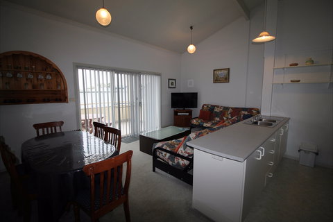 Razorback 1 In The Heart Of Jindabyne - Darwin Holiday 1