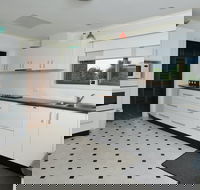 Seaview's Holiday House