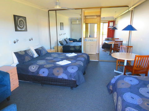 Sisleys Motel - Darwin Holiday 0