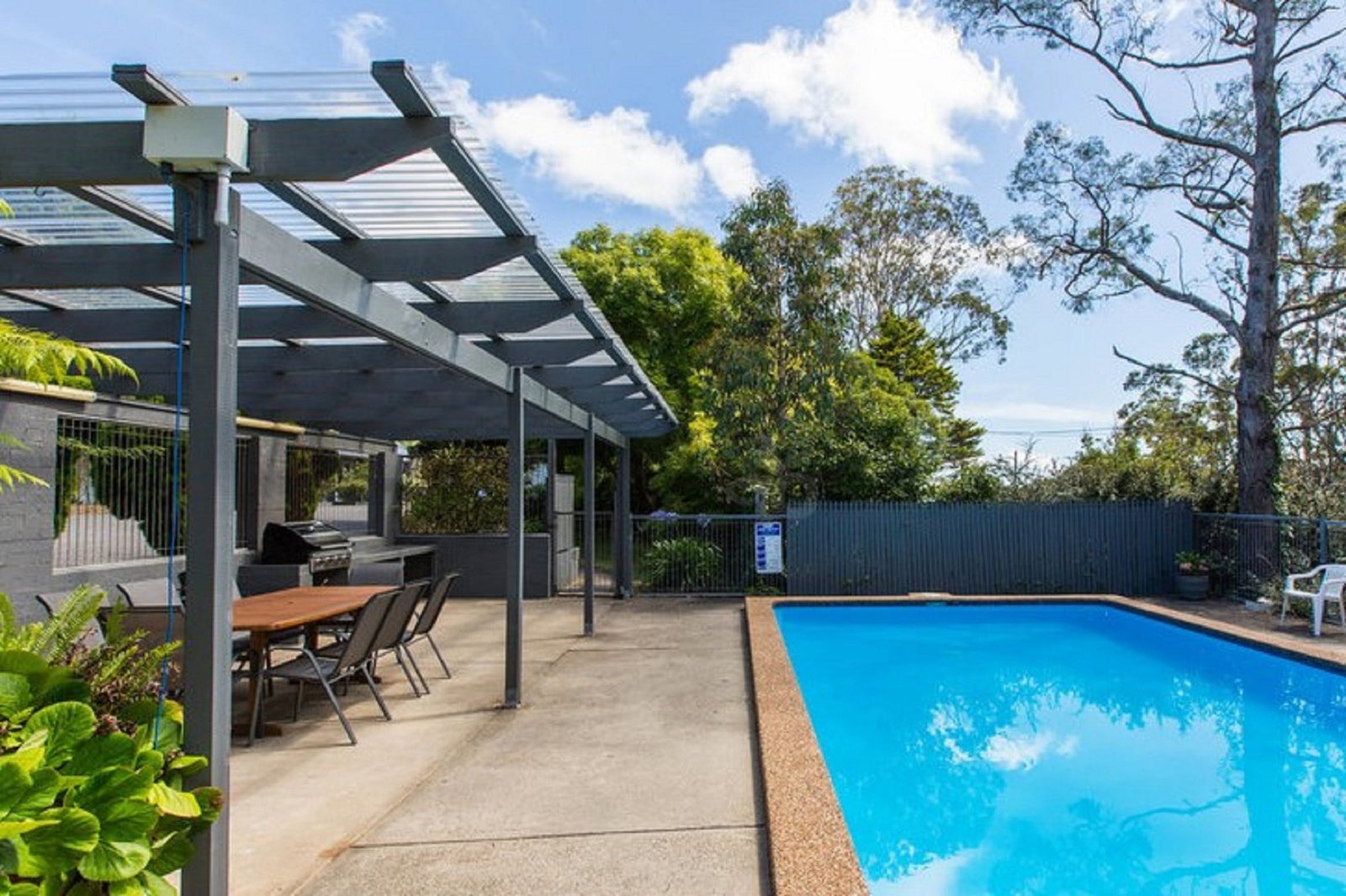 Katoomba NSW Darwin Holiday