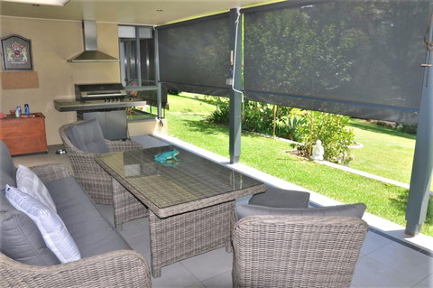 Stay Lakeside - Darwin Holiday 2