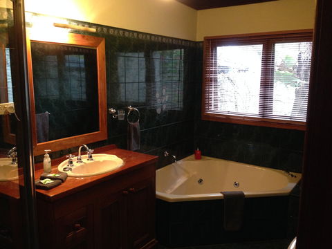 Studio Cottages Romantic Hideaway - Darwin Holiday 1