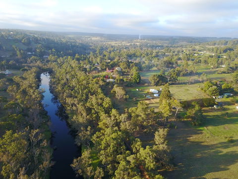 Sunnyhurst Chalets Farmstay - Darwin Holiday 1