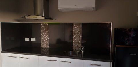 The Cabin At Gentle Annie - Darwin Holiday 1