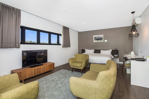 The Kingsford Brisbane Airport Hotel - Darwin Holiday 0