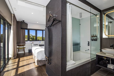 The Kingsford Brisbane Airport Hotel - Darwin Holiday 2