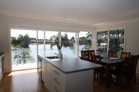Waterfront Holiday Home - Darwin Holiday 1