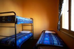 Britannia On William - Darwin Holiday 0