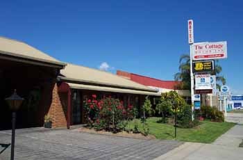 Cottage Motor Inn - Darwin Holiday 1