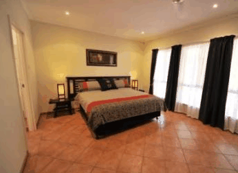 Ochre Moon - Darwin Holiday 2