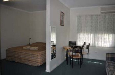Back Obourke Accommodation - Darwin Holiday 0