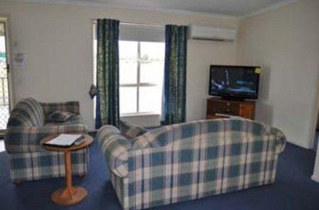 Back Obourke Accommodation - Darwin Holiday 1