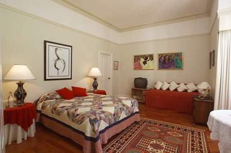 Ford House Retreat - Darwin Holiday 4